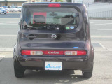 自動車だけではなく、オートバイやトラック、建機までもお取り扱いしております。お客様方とツーリング等も行っております。