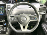 【純正革巻きステアリング】上質な革を使用することで、手にしっかり馴染みとても運転しやすいハンドルです♪