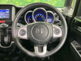 【純正革巻きステアリング】上質な革を使用することで、手にしっかり馴染みとても運転しやすいハンドルです♪