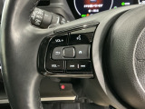 ステアリングにオーディオ操作スイッチが付いています。オーディオ画面に直接タッチしなくても操作が出来ますので、運転に集中できます。