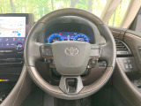インテリアに合わせたデザインのステアリングは、運転される方のことも考え、運転しやすい形状、大きさです。是非一度、実際に触ってお確かめください。