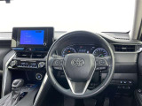 運転席まわりです。 各操作スイッチは使いやすい位置に配置されてます。
