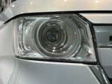 LEDヘッドライトは、点灯の瞬間から最大光量を発揮し、突然暗くなるトンネルなどでの安定感を高めます。