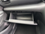 【グローブボックス】大容量のグローブボックスです!!車検証ケース他、日頃使う小物類の収納スペースもたくさんあります!