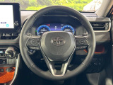 【純正革巻きステアリング】上質な革を使用することで、手にしっかり馴染みとても運転しやすいハンドルです♪