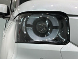 LEDヘッドライトは、点灯の瞬間から最大光量を発揮し、突然暗くなるトンネルなどでの安定感を高めます。