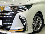 【シーケンシャルターンランプ付きLEDヘッドライト】人気の『流れるウィンカー』付きのLEDヘッドライトを装備♪高級感はもちろん、点灯時は存在感たっぷりで他車からも認識されやすく安心です。