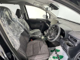 前席はフロントガラスの視界が広く、運転がしやすいお車になっております!