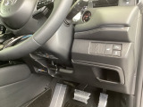 左側に高速で便利なETCがあり、横滑りを防ぐVSAなどのスイッチは、運転席の右側、手の届きやすい位置にあります。