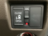 【片側パワースライドドア】片側がパワースライドドアになっており、運転席のスイッチやスマートキーでも開閉が可能です!開口部も広いので乗り降りも楽々♪