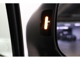 スバルリヤビークルディテクション。車体後部に内蔵されたセンサーによって 自車の後側方から接近する車両を検知