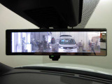 スマートルームミラー付きで後部座席に乗車してても後方がしっかり見れます