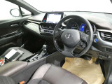 見通しのよいすっきりとした視界で、誰でも運転しやすいです。運転のしやすさは疲れにくさにも繋がりますよ♪