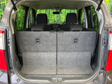 普段のお買い物や通勤、送迎等に十分な荷室スペースを確保しております。セカンドシートを倒すと、大きな荷物の積載も可能です♪