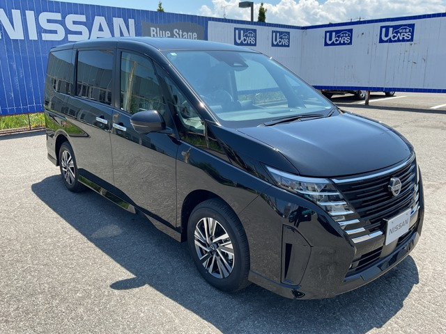 セレナ 1.4 e-4ORCE ハイウェイスターV 4WD