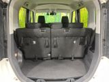 普段のお買い物や通勤、送迎等に十分な荷室スペースを確保しております。セカンドシートを倒すと、大きな荷物の積載も可能です♪
