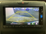 バックモニター付きで、車庫入れやバック時の後方確認をサポート。