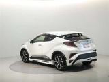 ご覧の車両以外にも多数のU-Carを展示販売しております。