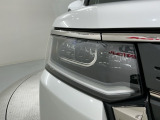 LEDヘッドライトは、点灯の瞬間から最大光量を発揮し、突然暗くなるトンネルなどでの安定感を高めます。