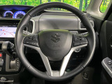 【純正革巻きステアリング】上質な革を使用することで、手にしっかり馴染みとても運転しやすいハンドルです♪