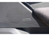 英国のオーディオメーカーMERIDIAN Audioは、その優れたサウンドで高い評価を受けています。数々の受賞歴を誇る同社のサウンドシステムは、長年にわたる音響心理学の研究をもとに、リアルなサウンドを実現。