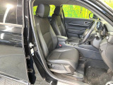 運転席シート廻りは使用感も少なく、良好な状態となっています。前オーナー様が丁寧に使っていたことがよくわかりますね。