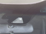 【ホンダセンシング】走行中に前方の車両等を認識し、衝突しそうな時は警報とブレーキで衝突回避と被害軽減をアシスト。より安全にドライブをお楽しみいただけます。