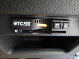 ETC付。高速道路の料金所はキャッシュレスで通過です。サービスエリア等にあるスマートインターの出入りも利用可能でとっても便利。ご納車後すぐにお使い頂けるようセットアップしてのお渡しとなります。