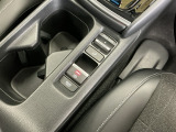 パーキングブレーキはスマートな電子制御式と合わせて渋滞時等にブレーキペダルから足を離しても停車状態を保持してくれるオートブレーキホールド機能で運転が楽になります。スタートはアクセルペダルを踏むだけ