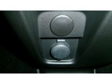 12V電源ソケットを設置しております。周辺機器の充電にご利用頂けます。