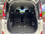 普段のお買い物や通勤、送迎等に十分な荷室スペースを確保しております。セカンドシートを倒すと、大きな荷物の積載も可能です♪