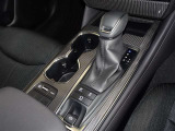 電動パーキングブレーキ・ブレーキホールドを装備してます。ホールド機能は信号待ちが多い一般道で疲労軽減になり、大好評です!