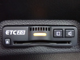 ■【ETC車載器】が装備されています。セットアップをしてお渡しとなり、ETCカードを差し込むだけで高速道路の利用が可能です。