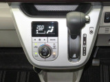 オートエアコンで暑い夏も寒い冬も快適な車内で運転出来ます。