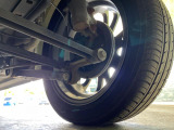 お車を安心してお乗りいただく為には、足回りの定期点検が欠かせません。サービスサポート(有償保証)では無料点検もご提供しており、安心のカーライフをお過ごしいただけるサポート体制が整っています。