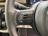 ステアリングにオーディオ操作スイッチが付いています。オーディオ画面に直接タッチしなくても操作が出来ますので、運転に集中できます。