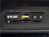 ◆ETC2.0◆進化したドライブ体験。料金収受システムだけだったETCが生まれ変わって、高速道路を賢く使うETC2.0に進化しました。多彩な情報サービスが便利で快適なドライブ体験を提供します。
