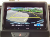 バックモニター付きで、車庫入れやバック時の後方確認をしっかりサポート。モニターに映し出される映像で死角も確認しやすく、狭い場所での駐車や後退時の操作をより安心して行えます。