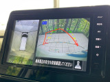 【アラウンドビューモニター】専用のカメラにより、上から見下ろしたような視点で360度クルマの周囲を確認することができます☆死角部分も確認しやすく、狭い場所での切り返しや駐車もスムーズに行えます。