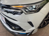 【シーケンシャルターンランプ付きLEDヘッドライト】人気の『流れるウィンカー』付きのLEDヘッドライトを装備♪高級感はもちろん、点灯時は存在感たっぷりで他車からも認識されやすく安心です。