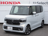 当社試乗車、業務車のN-BOXカスタム(コーディネートスタイル モノトーン)が入庫です。内外装ともにきれいなお車です。