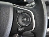 ◆アダプティブクルーズコントロール◆予め設定した車速内でクルマが自動的に加減速。前走車との適切な車間距離を維持しながら追従走行します。【LKAS】車線維持支援システムでステアリング操作を支援。