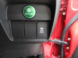 燃費を抑えるECON、横滑りを防ぐVSA等のスイッチ類は運転席の右側、手の届きやすい位置にあります。
