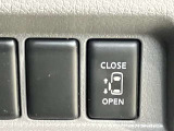 運転席側から左側スライドドアの開閉ができます