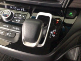オートマチックシフトレバーは、手になじみ操作しやすい形状で安全運転にもつながります♪