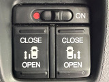 【両側パワースライドドア】スマートキーや運転席のスイッチで後席両側スライドドアの開閉が可能♪電動だから力を入れてドアを開ける必要が無く、小さなお子様でも簡単に開け閉めでき快適です♪