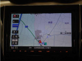 スズキ純正8インチナビ(CN-RZ83)が装備されているので、普段の使い勝手もロングドライブも快適です。