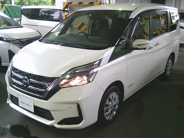 セレナ 2.0 XV