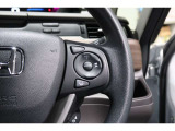 Hondaセンシングの機能のひとつ、アダプティブクルーズコントロール付!アクセルから足を離しても設定したスピードと前車との車間を保ち走行してくれます!車線維持もアシスト☆高速道路で疲労軽減ですね☆