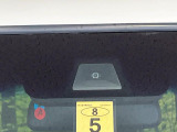 【ホンダセンシング】走行中に前方の車両等を認識し、衝突しそうな時は警報とブレーキで衝突回避と被害軽減をアシスト。より安全にドライブをお楽しみいただけます。